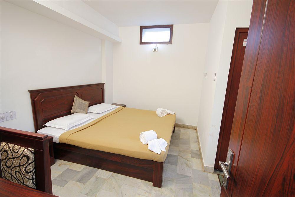 Hotel Park Avenue Kochi Dış mekan fotoğraf