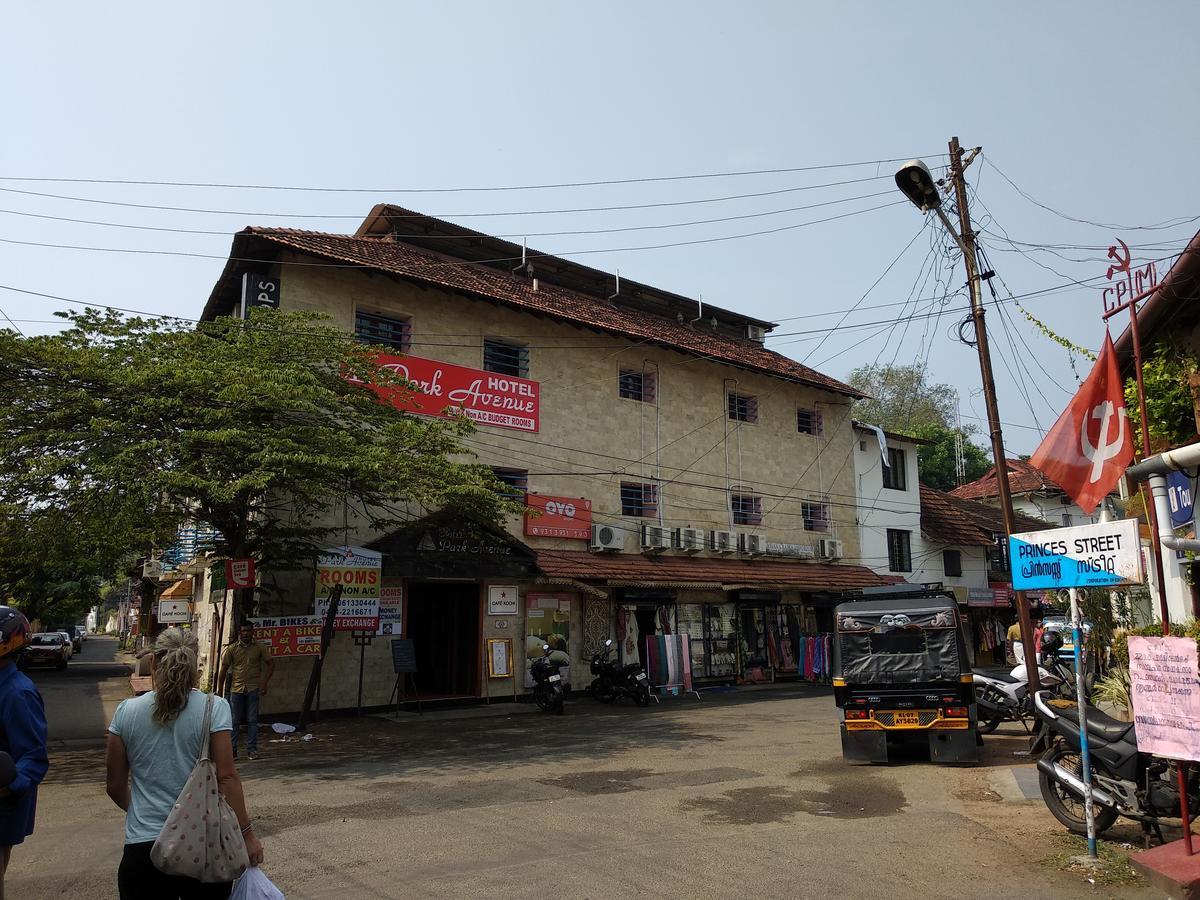 Hotel Park Avenue Kochi Dış mekan fotoğraf