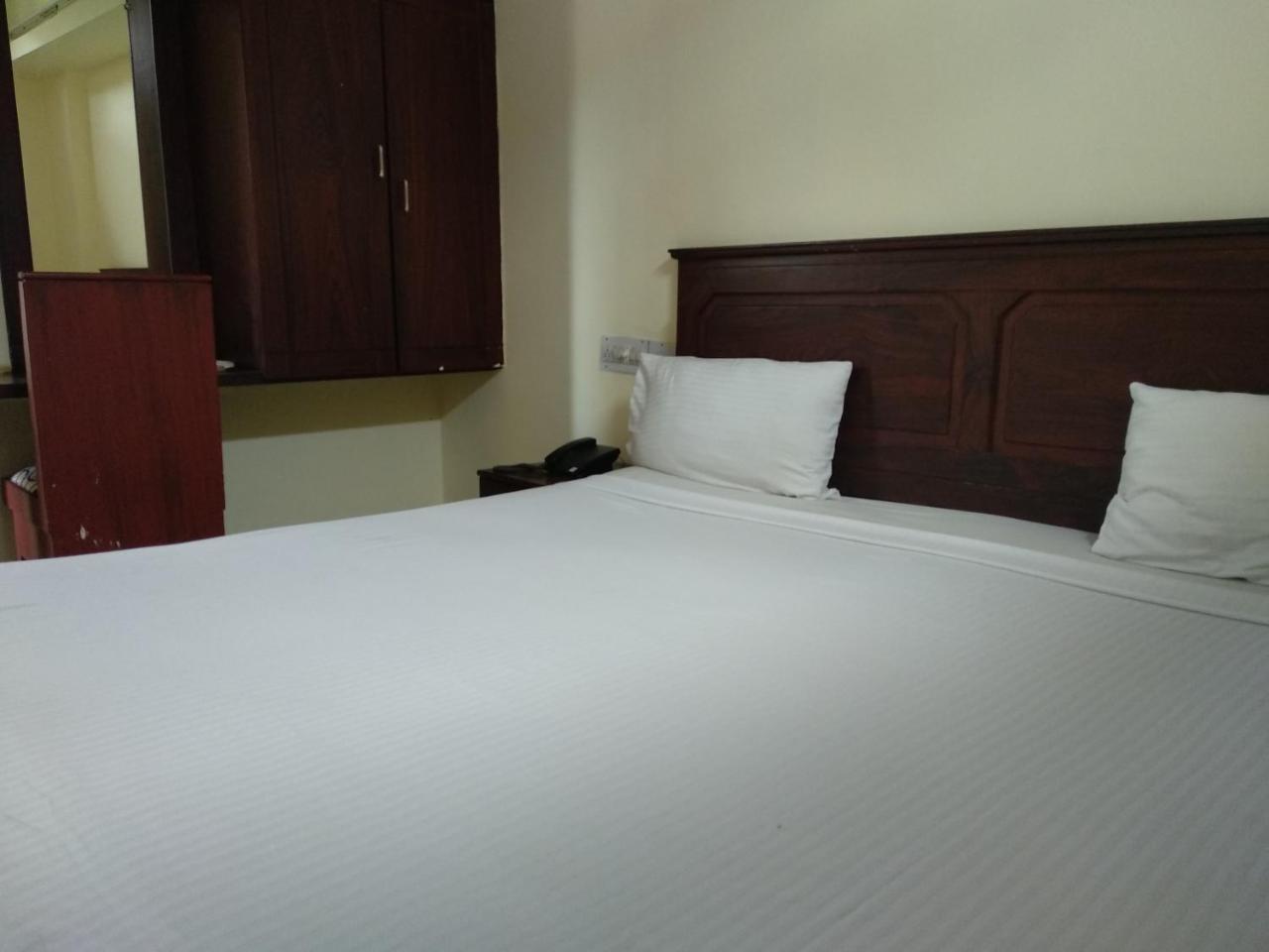 Hotel Park Avenue Kochi Dış mekan fotoğraf
