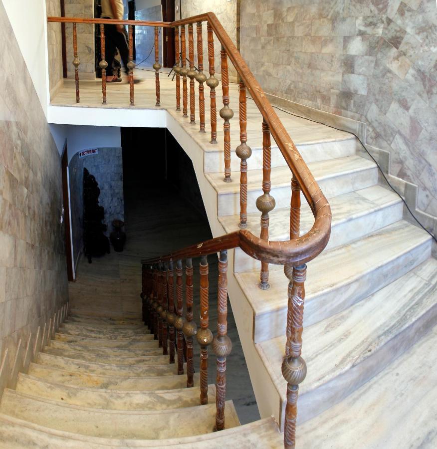 Hotel Park Avenue Kochi Dış mekan fotoğraf